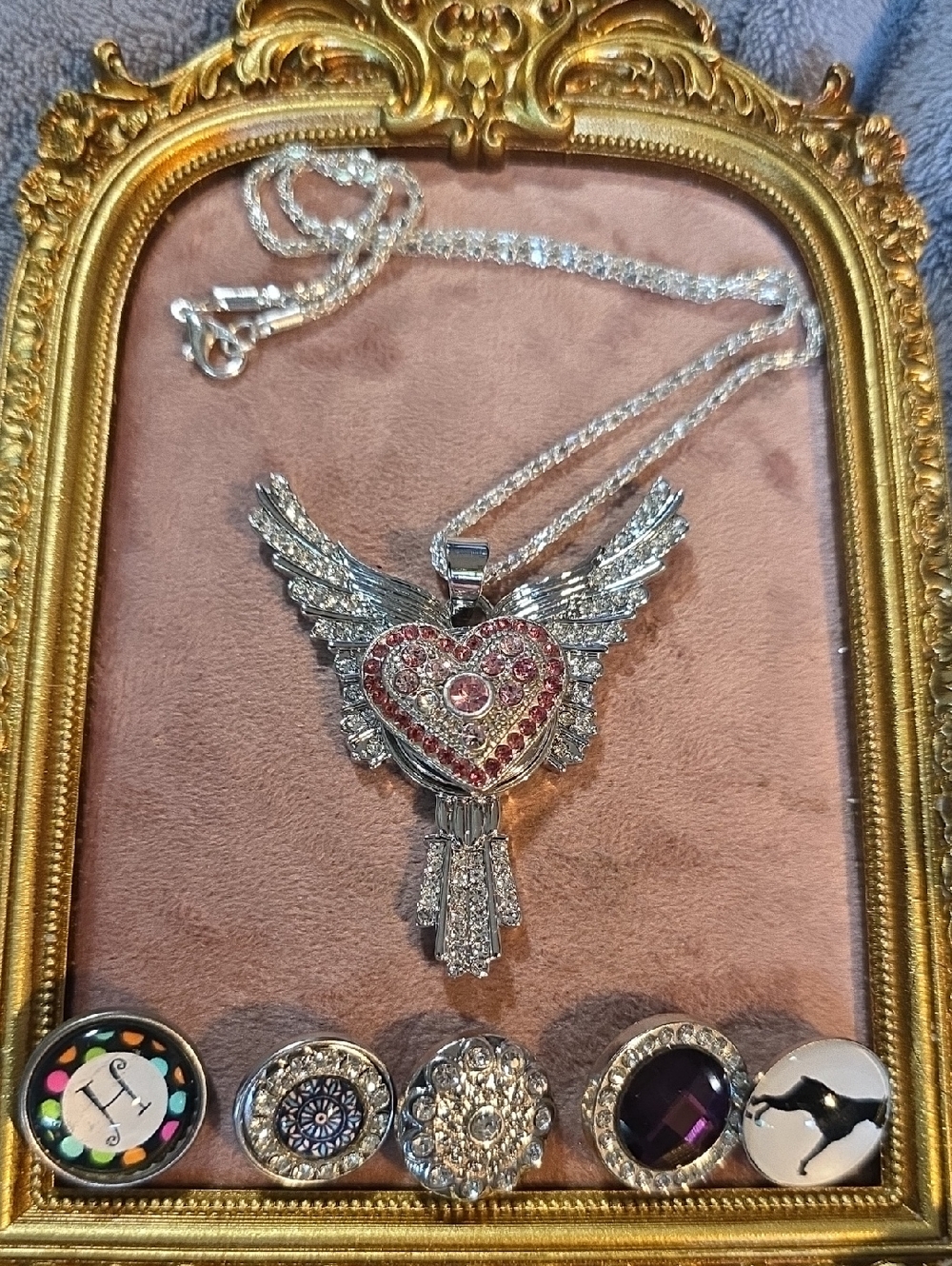 Vintage Ginger Snaps Silver-toned Winged Heart Pendant Necklace & 6 Snaps